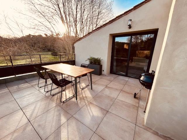 Gites Entre 2 Rives Montolieu Exterior photo